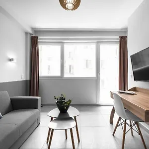 https://big-apple-7-nilie-hospitality-mgmt.hotels-of-thessaloniki.com