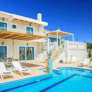 https://villa-azure.kefaloniahotels.net